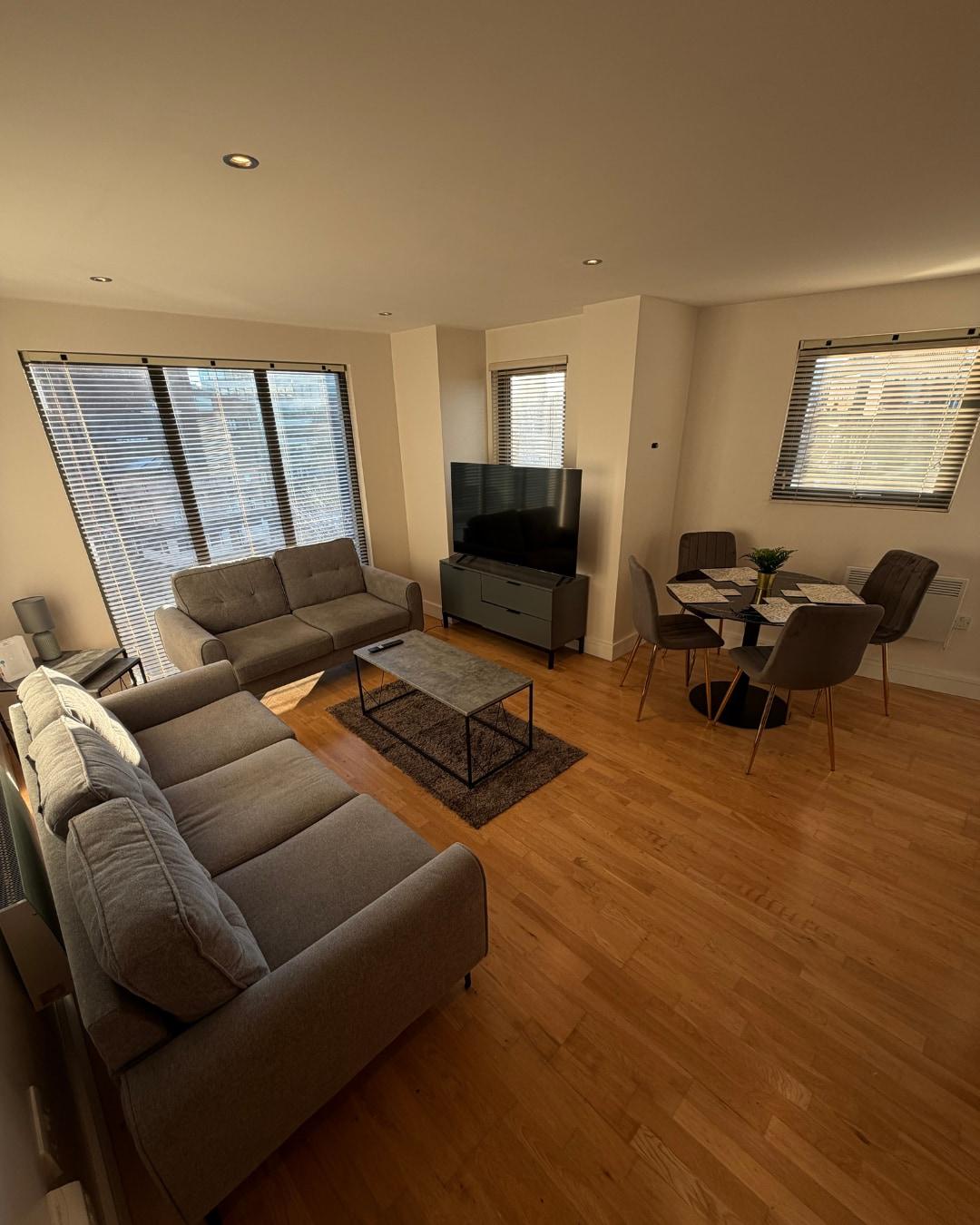 Stylish 2-Bed w/ Balcony | City Centre2