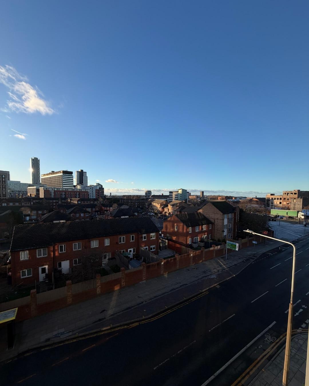 Stylish 2-Bed w/ Balcony | City Centre6