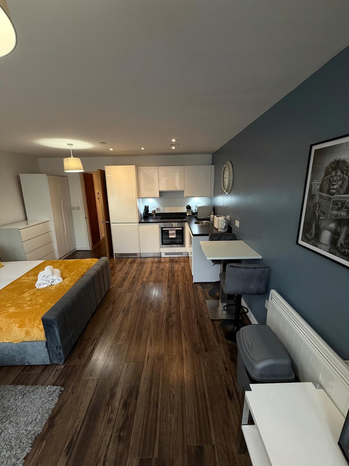 City View Studio Apartment – Liverpool5