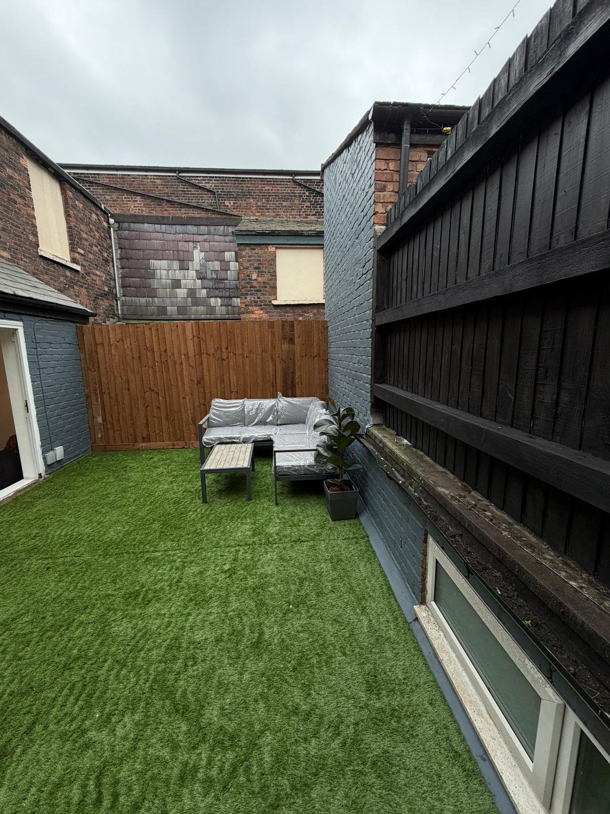 Spacious 4BR City Apartment | Terrace + Sleeps 10