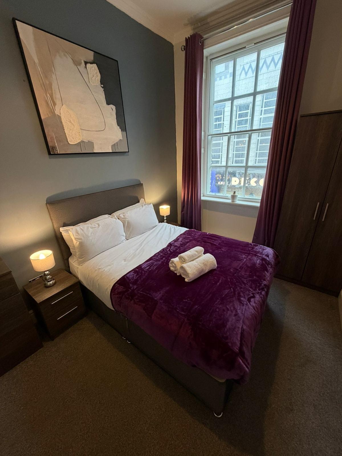 Spacious 4BR City Apartment | Terrace + Sleeps 103