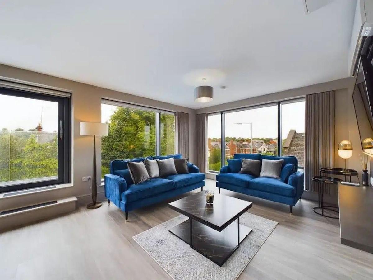 Lesley House Apartments by StaySavvy Accommodation