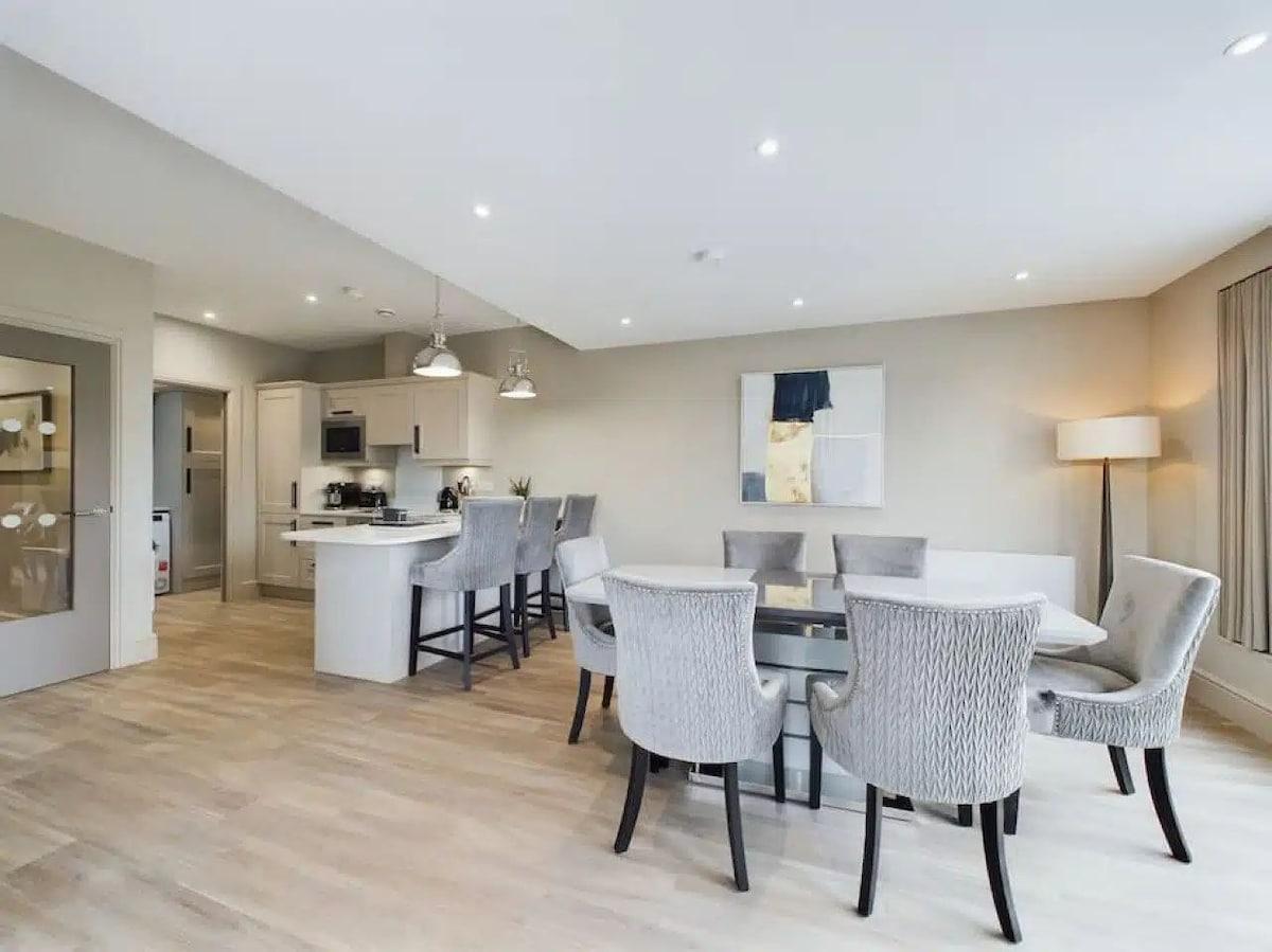 Lesley House Apartments by StaySavvy Accommodation3