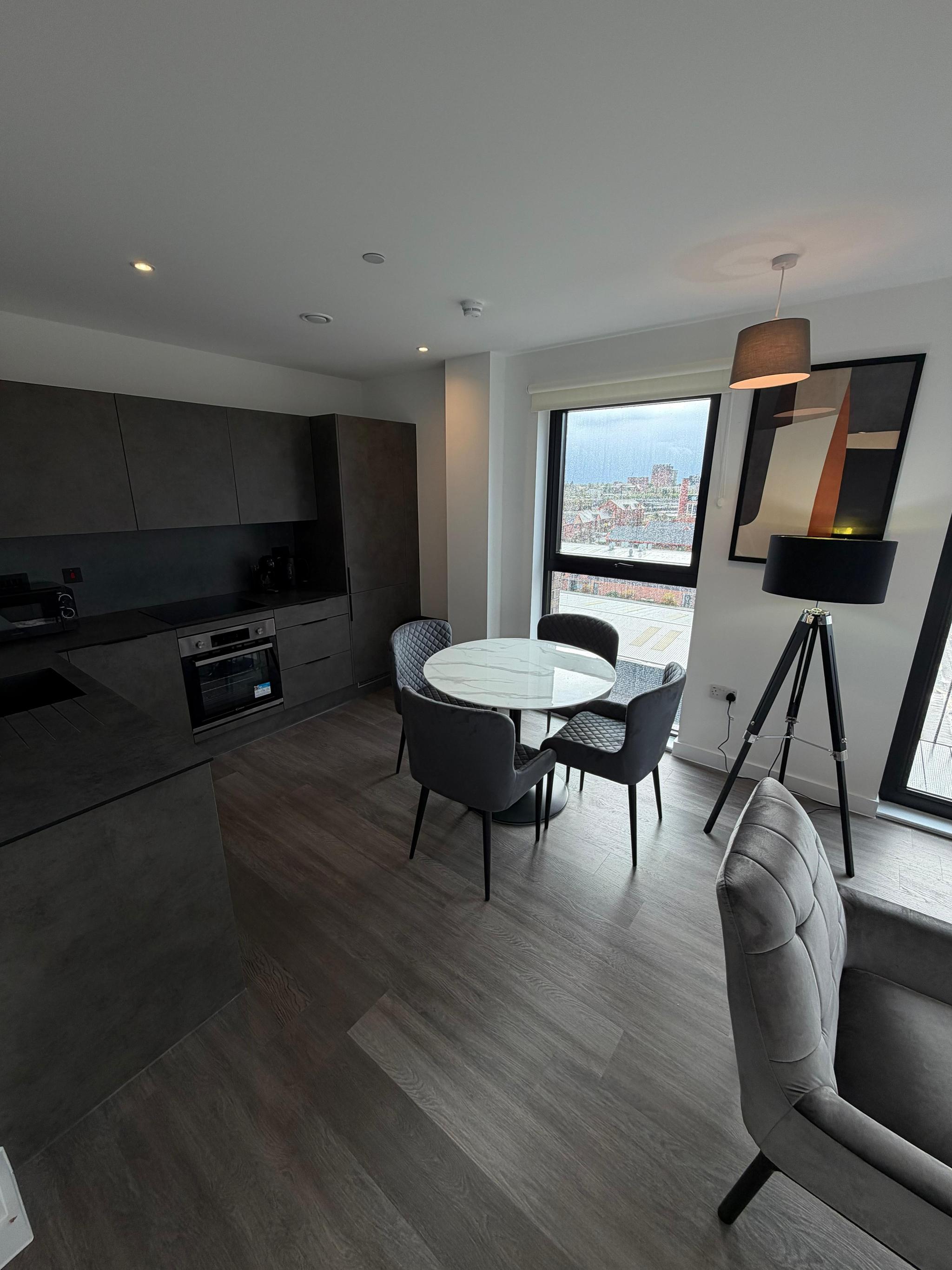 Berkeley Square Apartments6